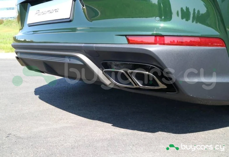 Porsche Panamera Зеленый