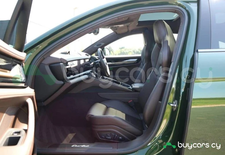 Porsche Panamera Зеленый