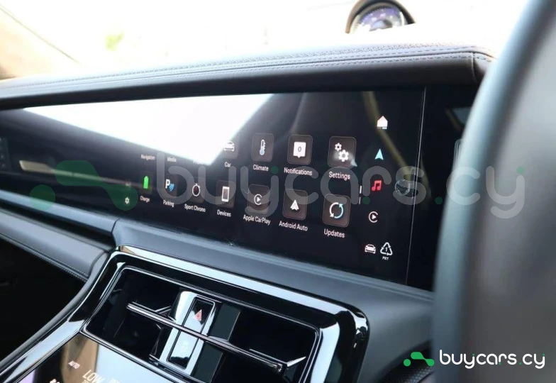 Porsche Panamera Зеленый