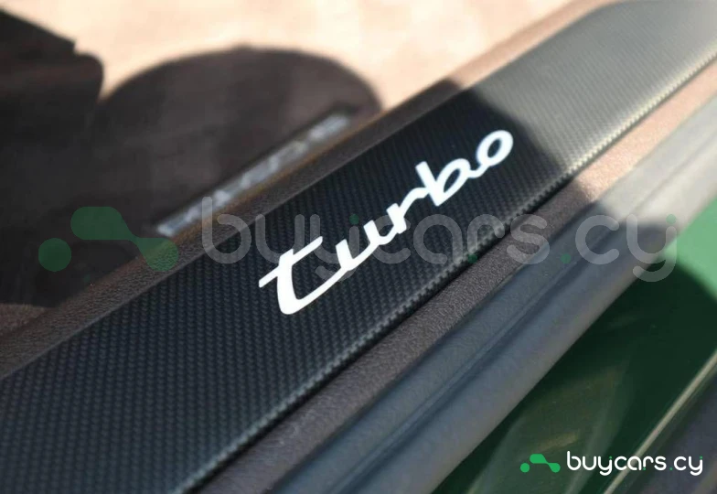 Porsche Panamera Зеленый