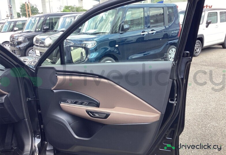 Lexus LBX Black