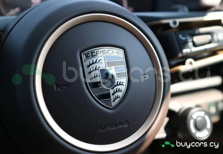 Porsche Panamera Зеленый