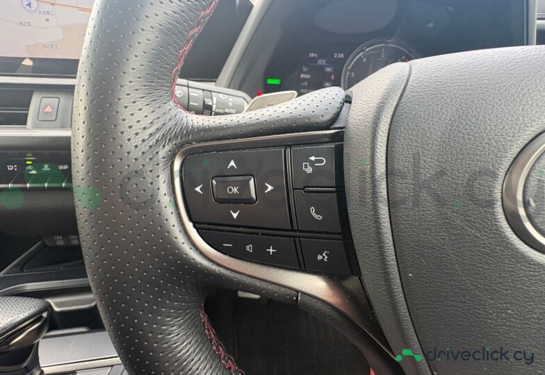 Lexus UX Black