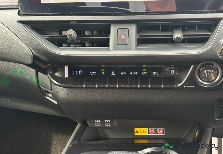 Lexus UX Black