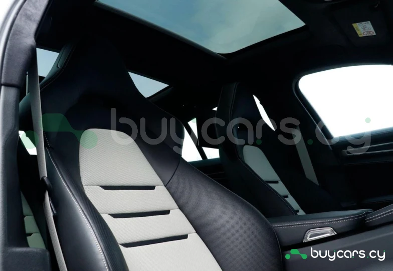 Porsche Panamera Белый