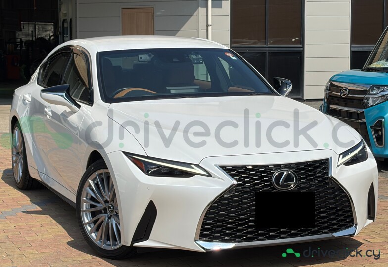 Lexus IS White