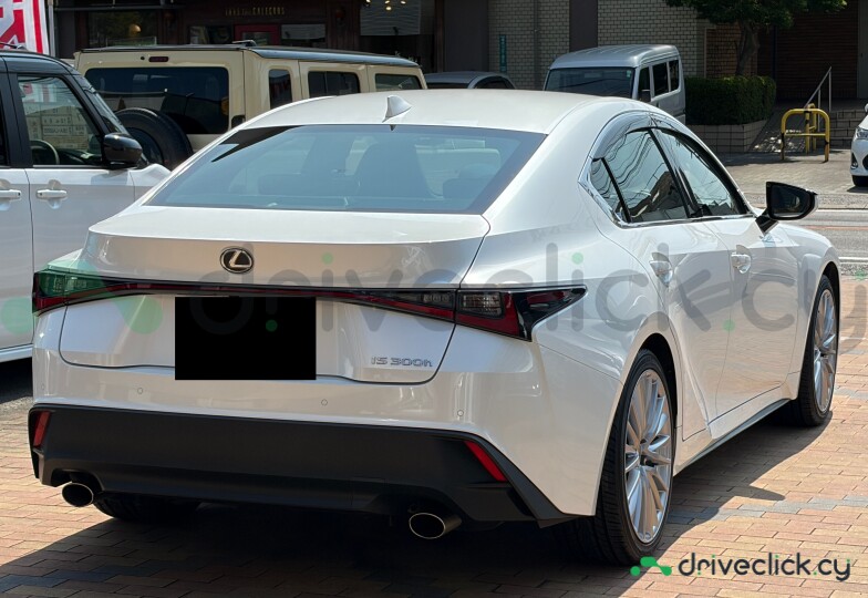 Lexus IS White