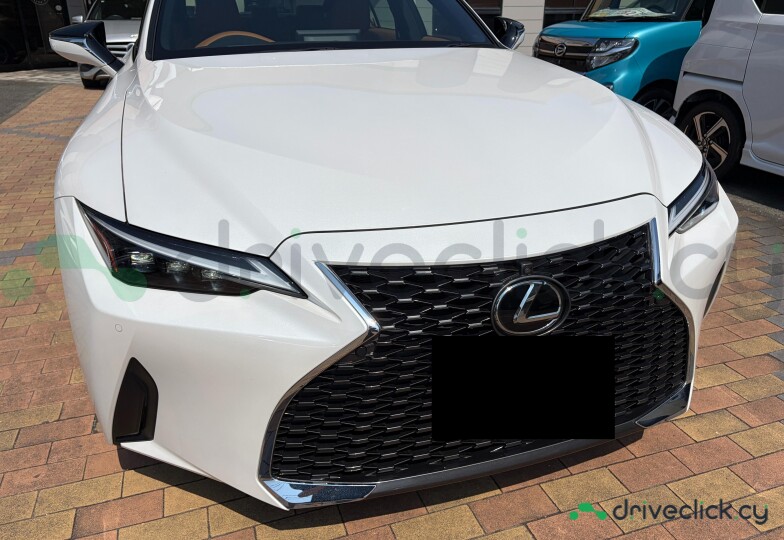 Lexus IS White