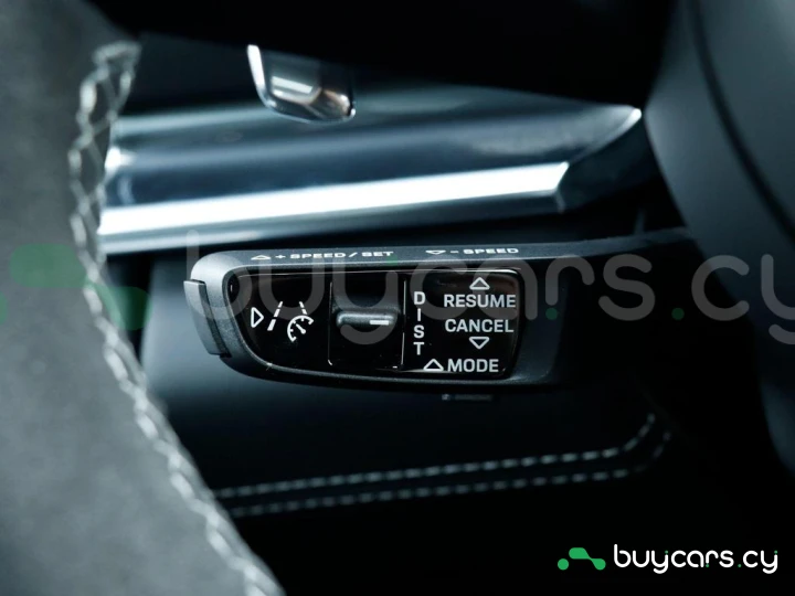 Porsche Panamera Белый