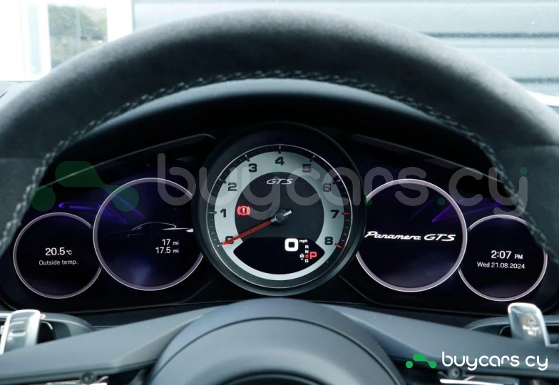 Porsche Panamera Белый