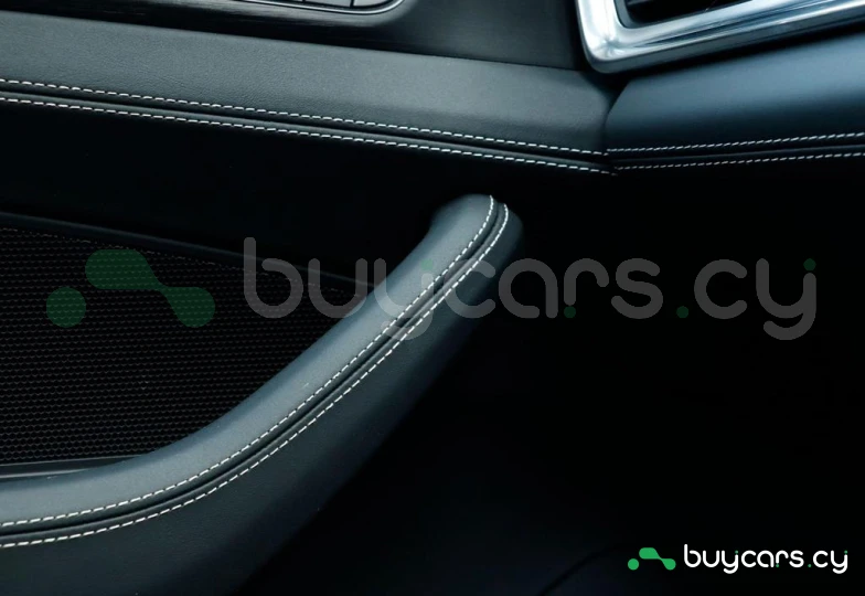 Porsche Panamera Белый