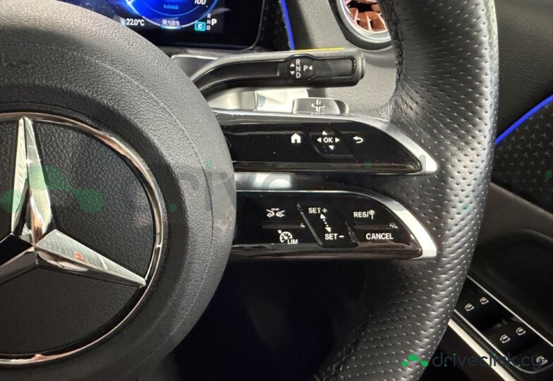 Mercedes EQB Белый