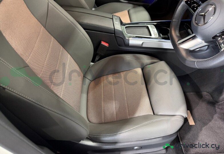 Mercedes EQB Белый