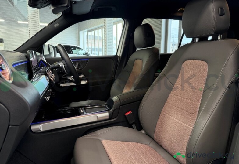 Mercedes EQB Белый