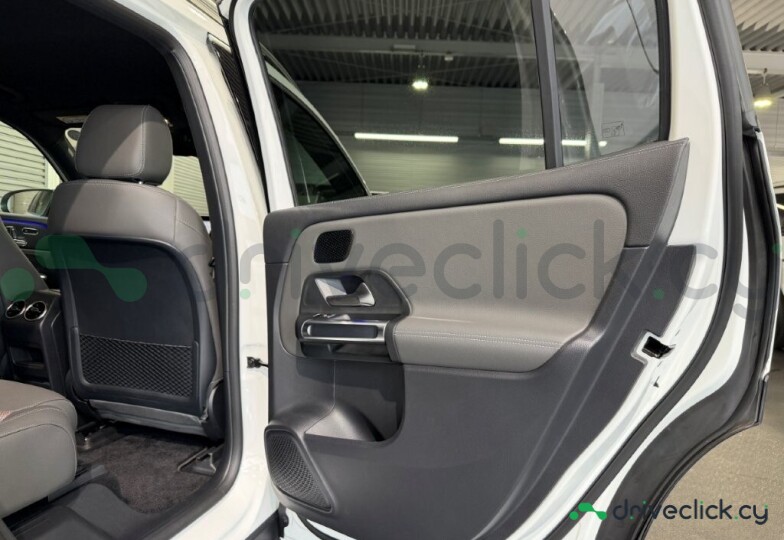 Mercedes EQB Белый