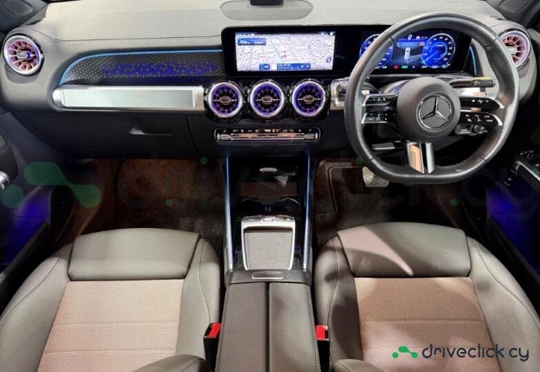 Mercedes EQB Белый