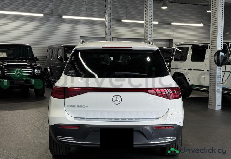 Mercedes EQB Белый