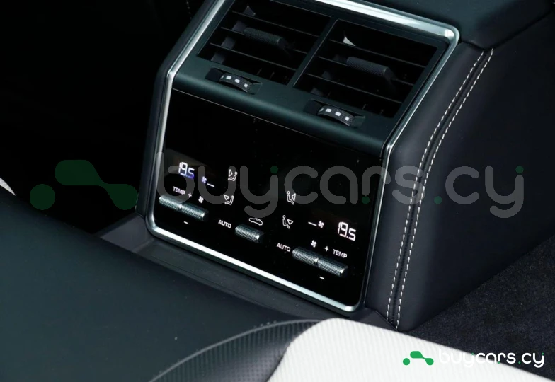 Porsche Panamera Белый