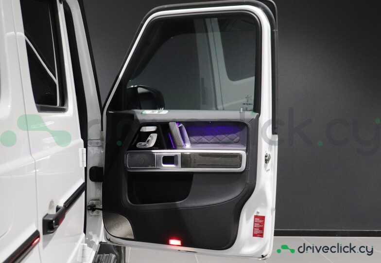 Mercedes G-class Белый