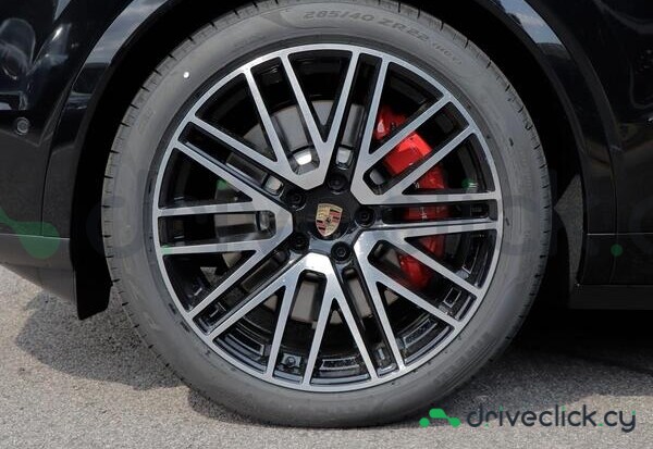 Porsche Cayenne Черный