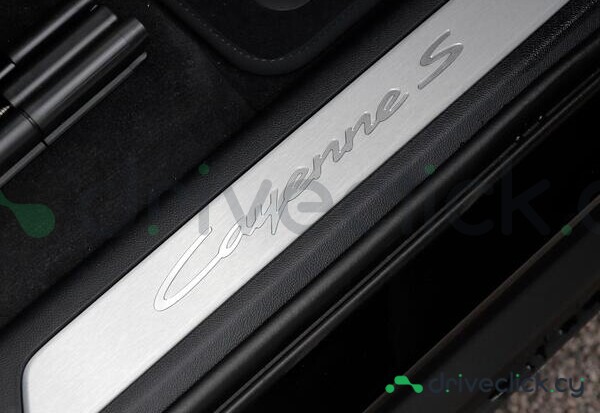 Porsche Cayenne Черный