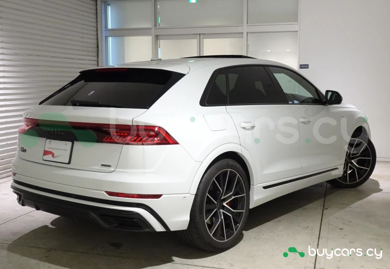 Audi Q8 White