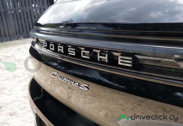 Porsche Cayenne Черный
