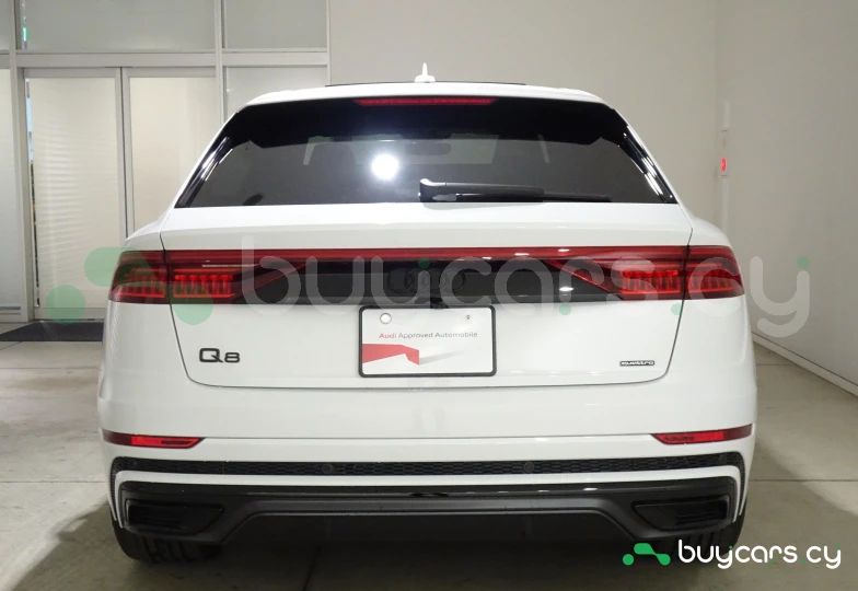 Audi Q8 White