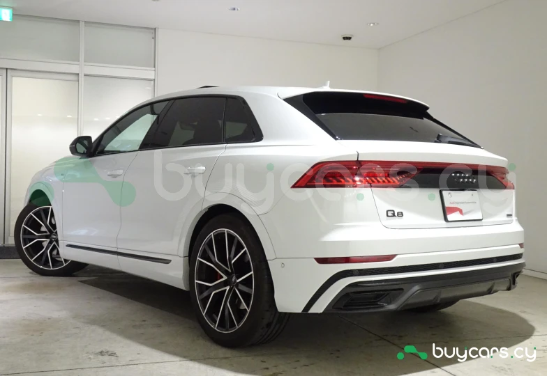 Audi Q8 White