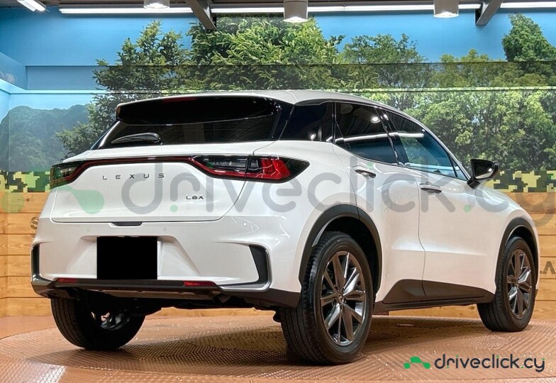 Lexus LBX White