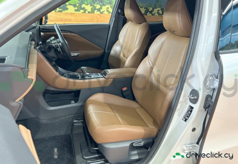 Lexus LBX White