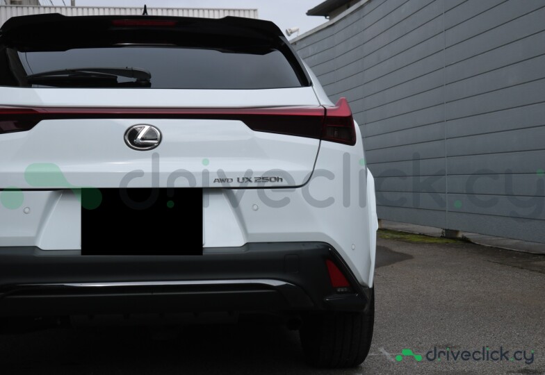 Lexus UX White