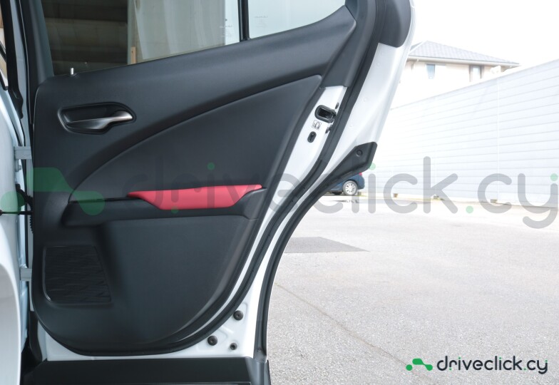 Lexus UX White