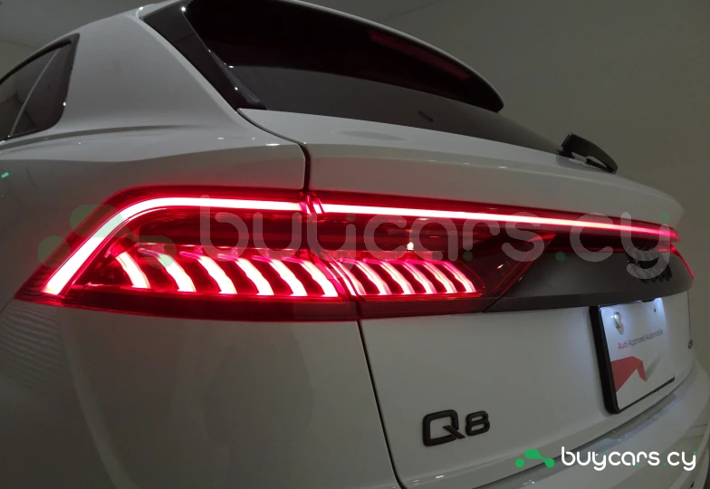 Audi Q8 White