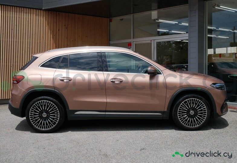 Mercedes EQA Коричневый