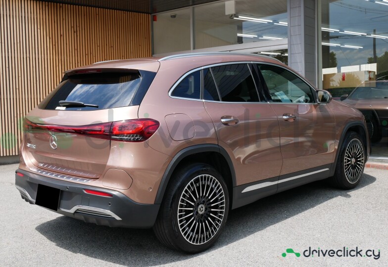 Mercedes EQA Коричневый