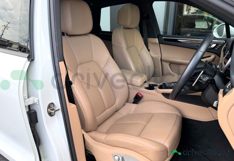 Porsche Macan White