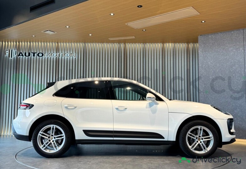 Porsche Macan White