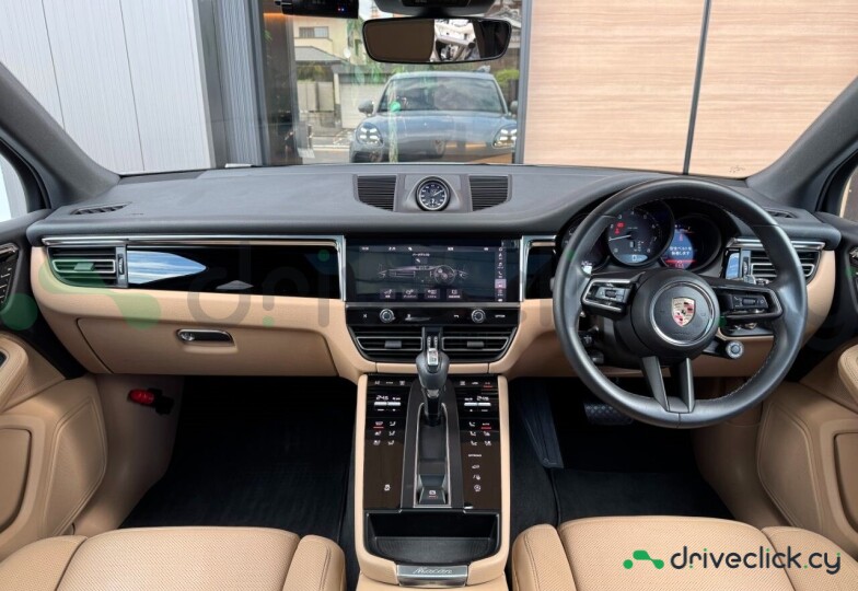 Porsche Macan White