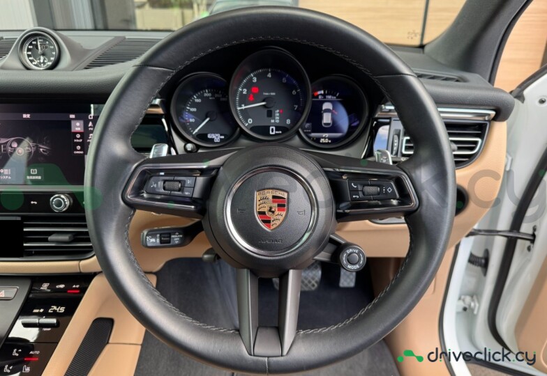 Porsche Macan White
