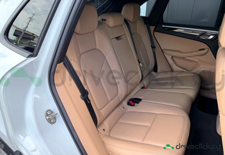 Porsche Macan White
