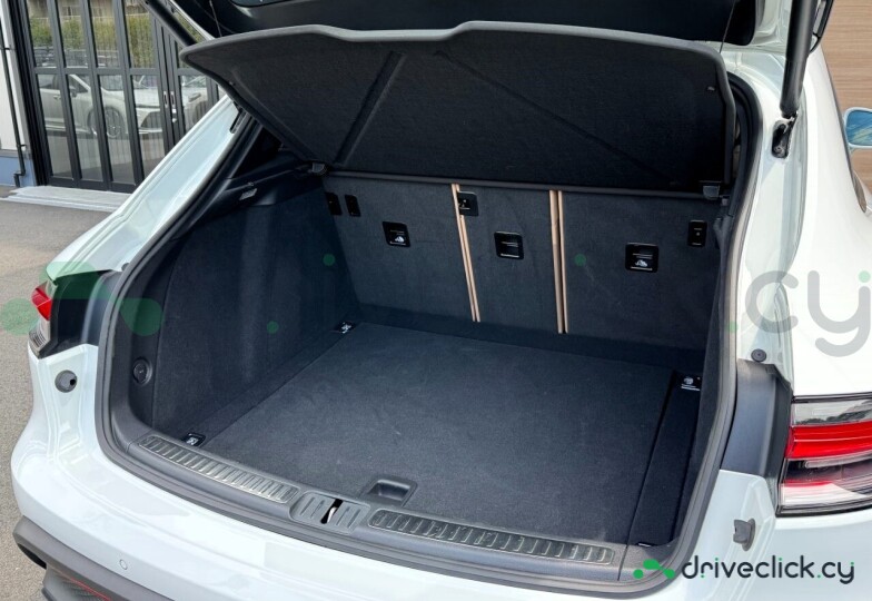 Porsche Macan White