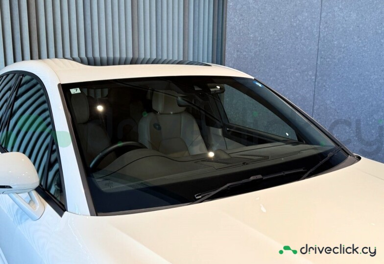 Porsche Macan White