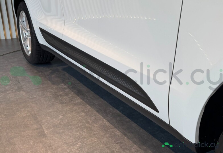Porsche Macan White