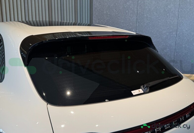 Porsche Macan White