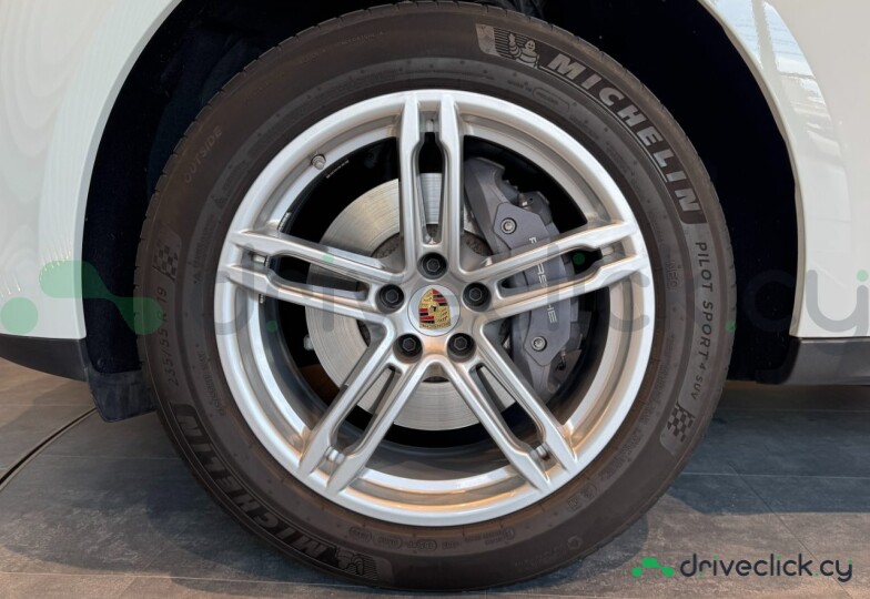 Porsche Macan White