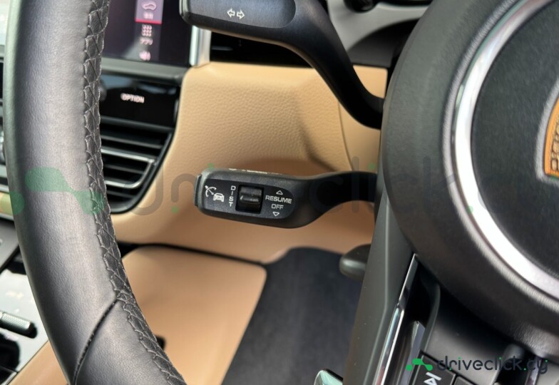 Porsche Macan White