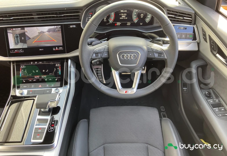 Audi Q8 Золотой