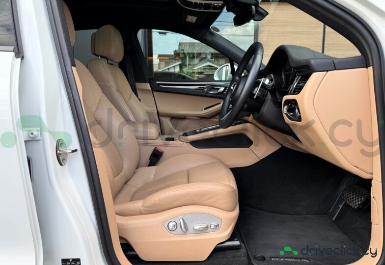 Porsche Macan White