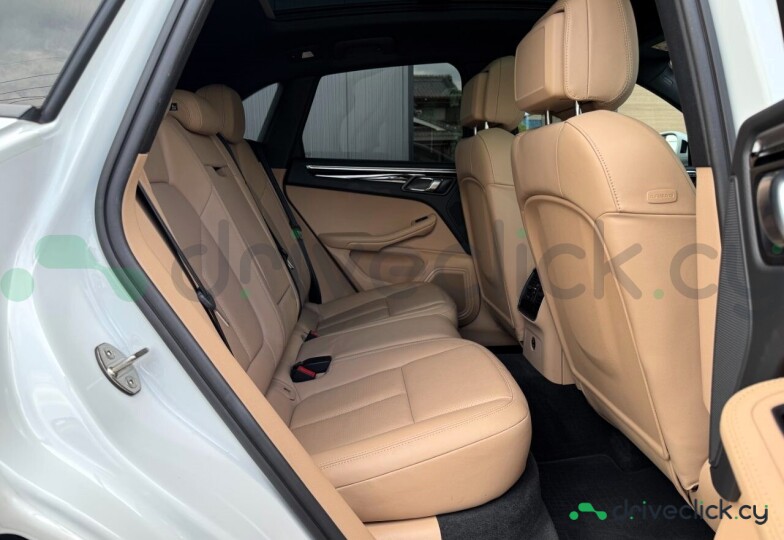 Porsche Macan White